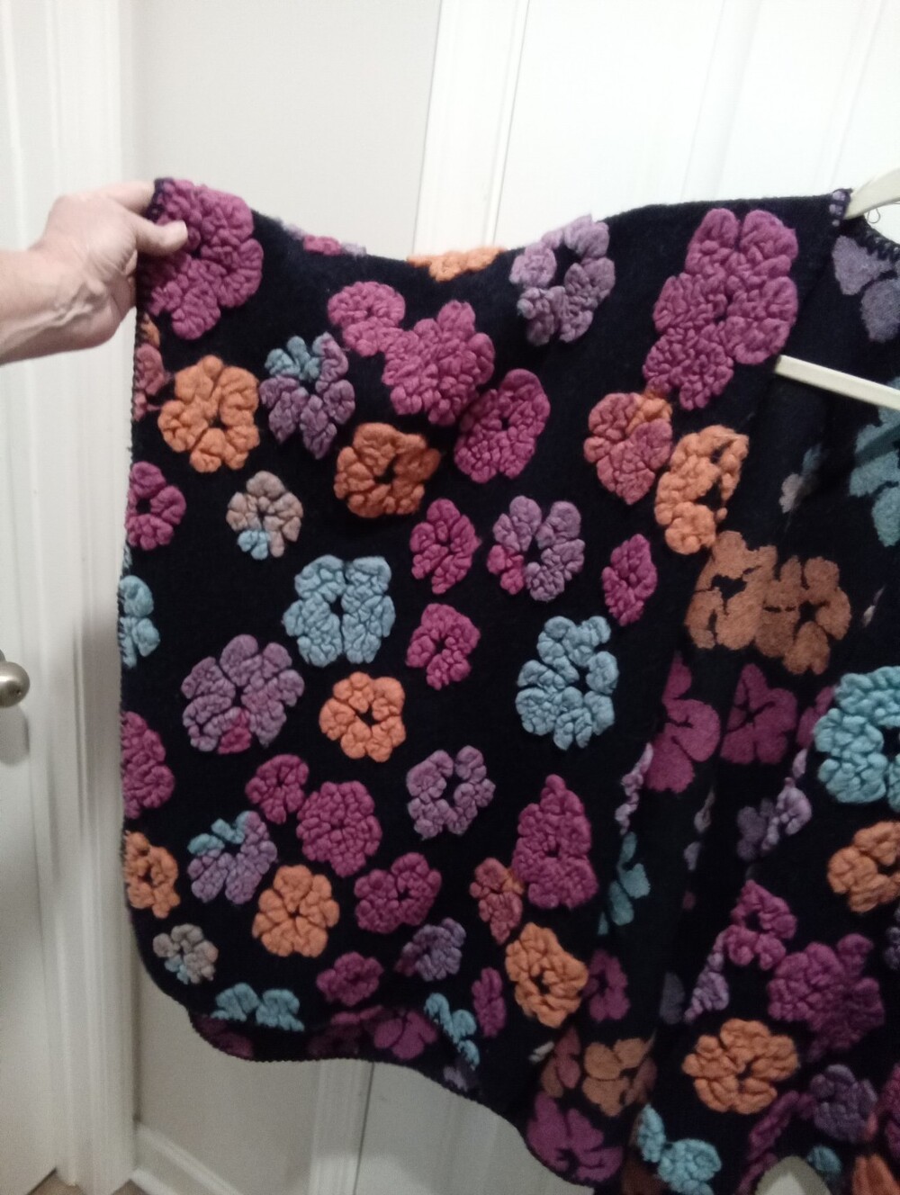 Chunky Flowers Wool Embroidered Ruana Wrap. One Size. Boho Chic Vibe Colorful - Picture 4 of 10